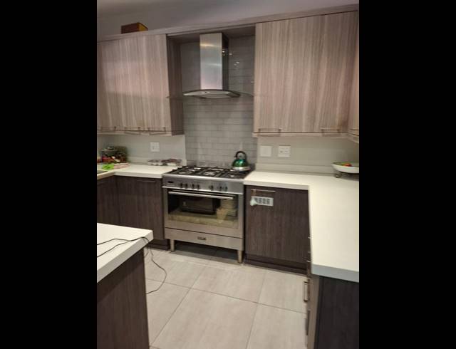 2 BEDROOM APARTMENT FOR SALE IN MENLO PARK